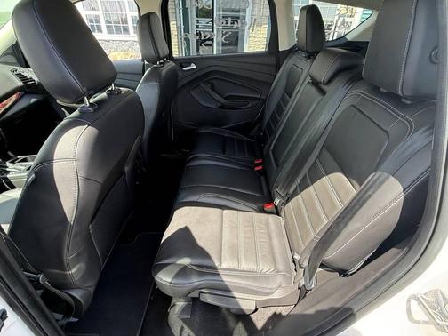 White Platinum Metallic Tri-Coat 2018 Ford Escape Titanium
