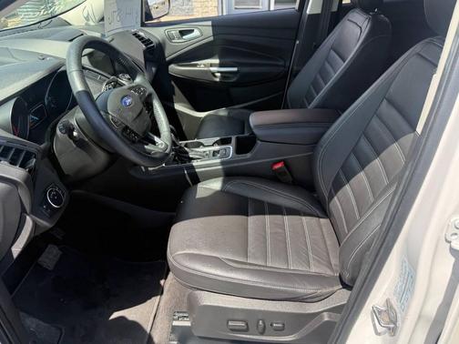 White Platinum Metallic Tri-Coat 2018 Ford Escape Titanium