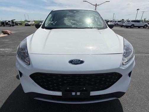 Oxford White 2022 Ford Escape SE