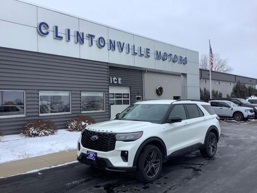 2025 Ford Explorer ST-Line