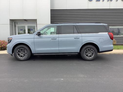 Glacier Gray Metallic 2026 Ford Expedition Max Active