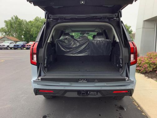 Glacier Gray Metallic 2026 Ford Expedition Max Active