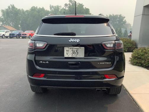 Agate Black 2022 Jeep Compass Limited