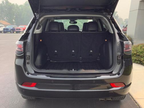 Agate Black 2022 Jeep Compass Limited