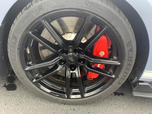 2022 Ford Shelby GT500 Base
