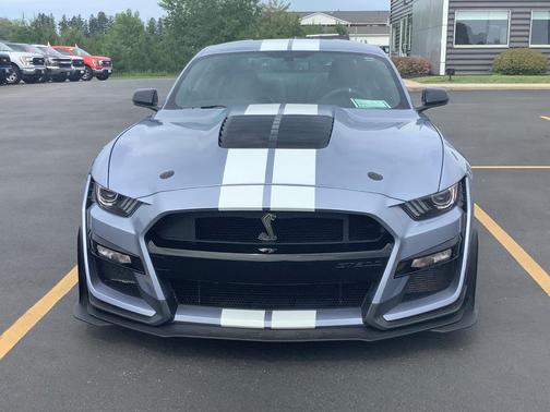 2022 Ford Shelby GT500 Base