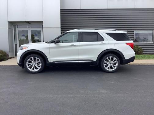 Star White 2022 Ford Explorer Platinum