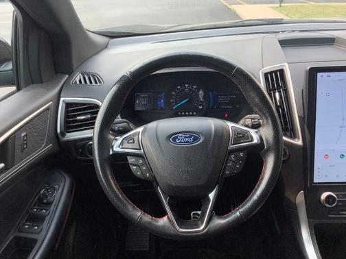 Agate Black 2024 Ford Edge ST-Line