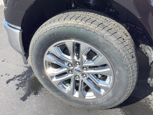 Agate Black Metallic 2026 Ford F-150 Lariat