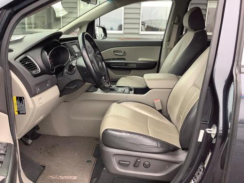 2017 Kia Sedona LX