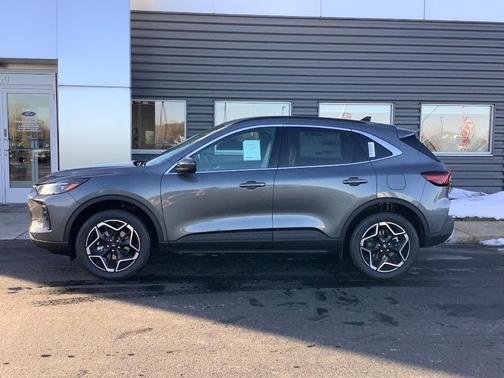 2026 Ford Escape Platinum