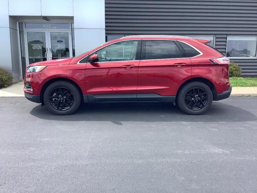 Red Tinted 2023 Ford Edge SEL