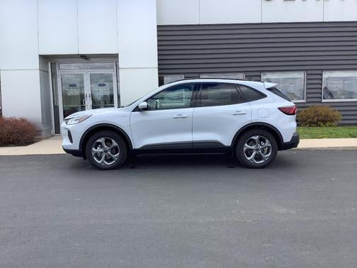 Space Silver 2026 Ford Escape ST-Line Select