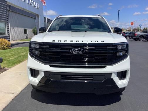 Star White 2026 Ford Expedition Platinum