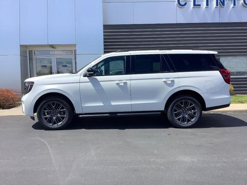 Star White 2026 Ford Expedition Platinum