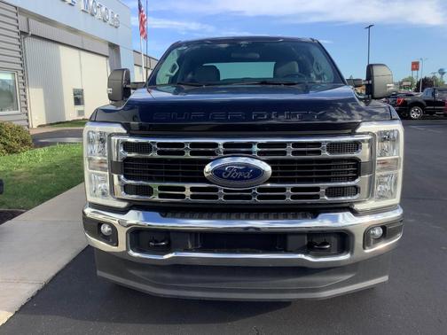 Agate Black 2026 Ford F-250 XLT