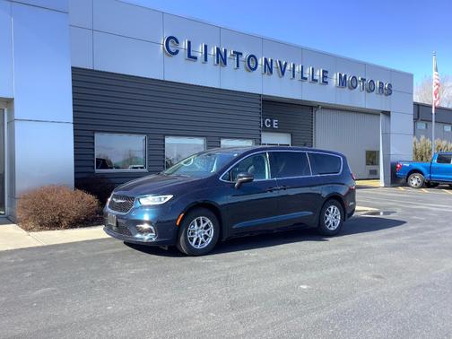 2023 Chrysler Pacifica Touring-L