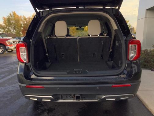 Agate Black 2024 Ford Explorer XLT