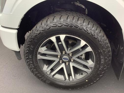 Oxford White 2022 Ford F-150 XL