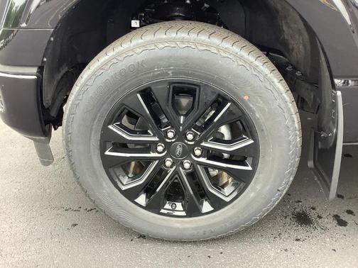Agate Black Metallic 2026 Ford F-150 Lariat