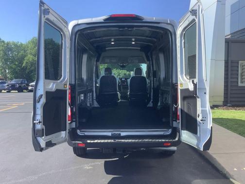 2025 Ford Transit-250 148 WB Medium Roof Cargo