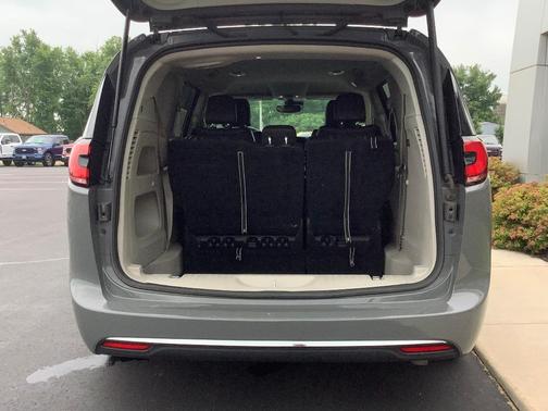Carbonized Gray 2022 Chrysler Pacifica Touring-L