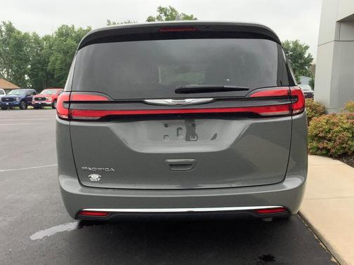 Carbonized Gray 2022 Chrysler Pacifica Touring-L