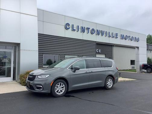 Carbonized Gray 2022 Chrysler Pacifica Touring-L