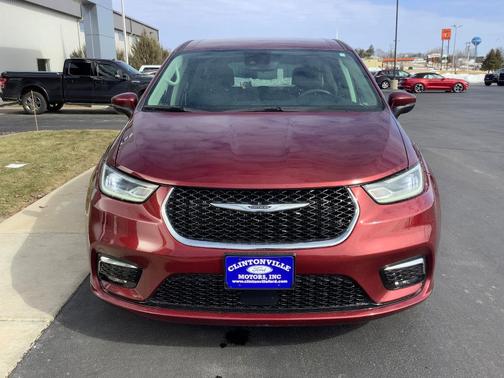 2023 Chrysler Pacifica Touring-L