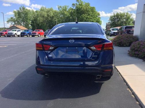 Atlas Blue 2024 Nissan Altima 2.5 SR