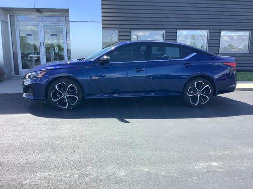 Atlas Blue 2024 Nissan Altima 2.5 SR