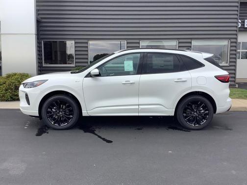 2026 Ford Escape ST-Line Elite