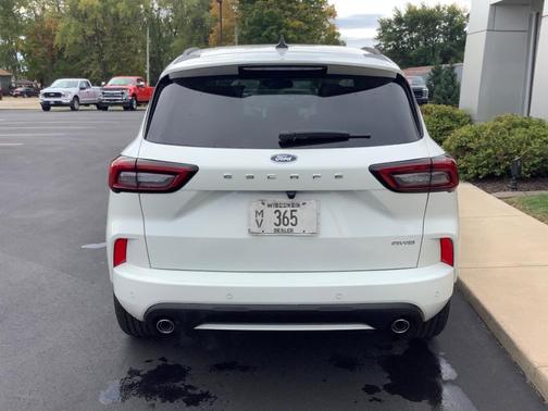 2026 Ford Escape ST-Line Elite