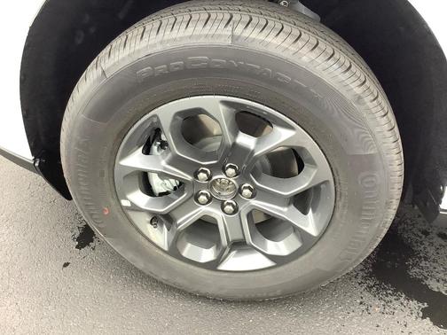 Oxford White 2026 Ford Maverick XLT