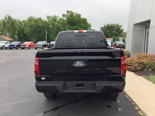 Agate Black Metallic 2026 Ford F-150 XLT