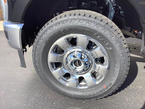 Agate Black Metallic 2026 Ford F-350 Super Duty