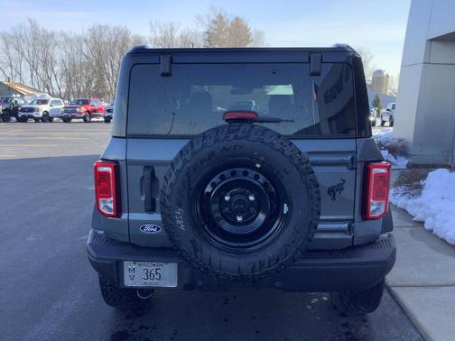 Carbonized Gray Metallic 2026 Ford Bronco Big Bend