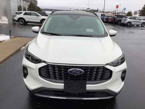 2026 Ford Escape Platinum