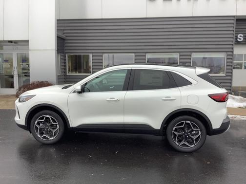 2026 Ford Escape Platinum