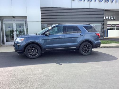Blue Metallic 2018 Ford Explorer XLT