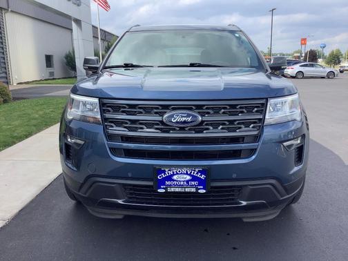 Blue Metallic 2018 Ford Explorer XLT