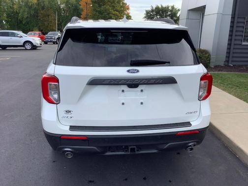 Star White 2024 Ford Explorer XLT