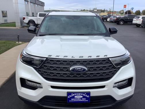 Star White 2024 Ford Explorer XLT
