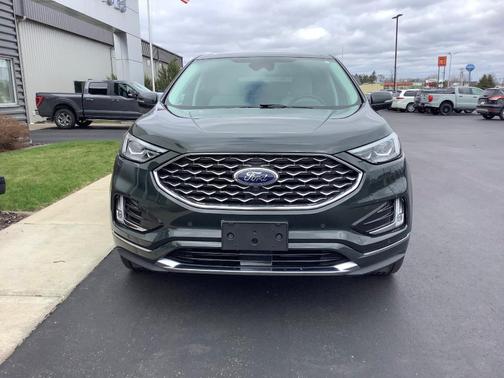Green 2024 Ford Edge Titanium