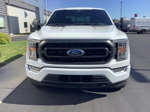 Oxford White 2023 Ford F-150 XLT