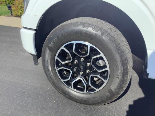 Oxford White 2023 Ford F-150 XLT