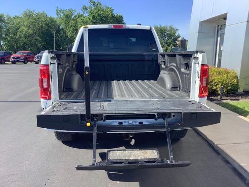 Oxford White 2023 Ford F-150 XLT