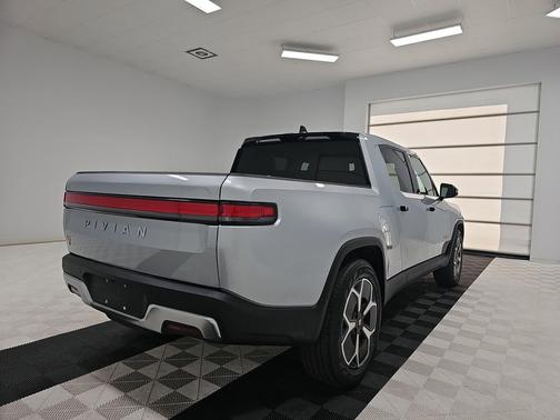 2023 Rivian R1T Adventure Quad Motor Large Pack