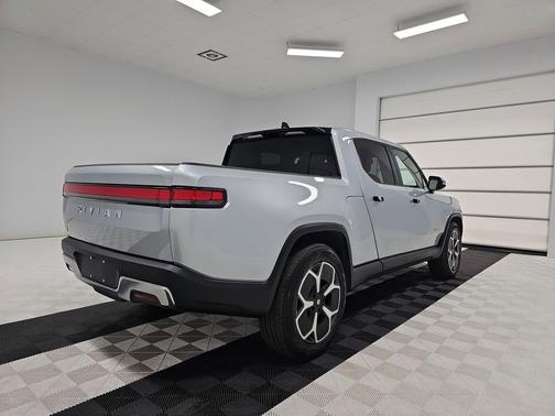2022 Rivian R1T Launch Edition