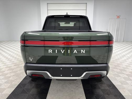2024 Rivian R1T Adventure Package